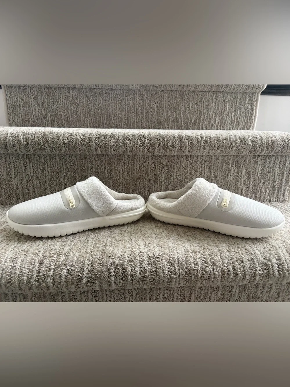 Nike Burrow Women's Slippers Light Bone/Sail/Light Iron Ore/Coconut. Size 8